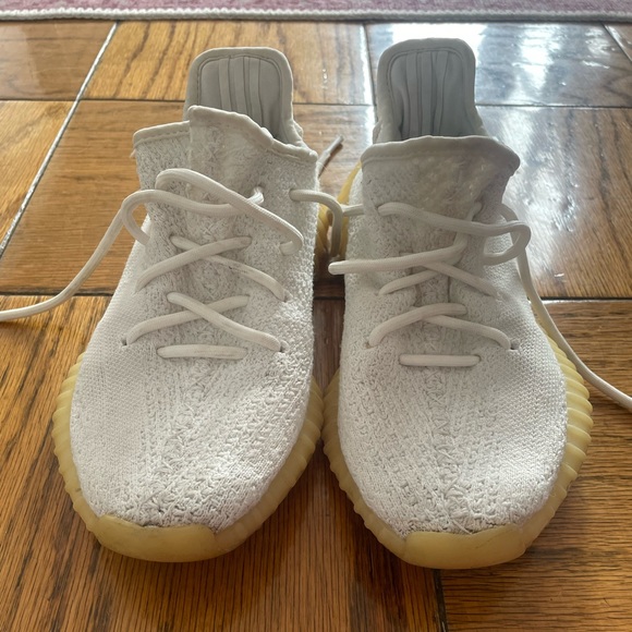 Yeezy Boost 350 V2 - Picture 2 of 3